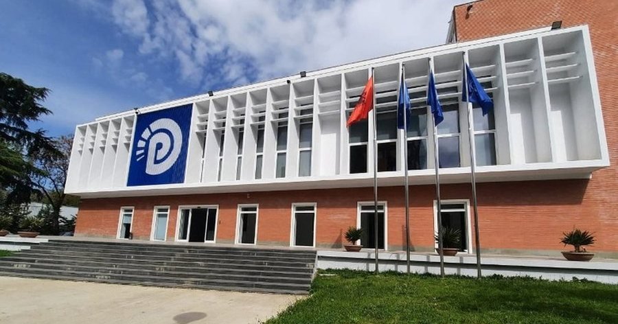 Ish deputeti dhe drejtuesi i PDsë paralajmëron largime të bujshme nga drejtimi i PDsë duke filluar nga…